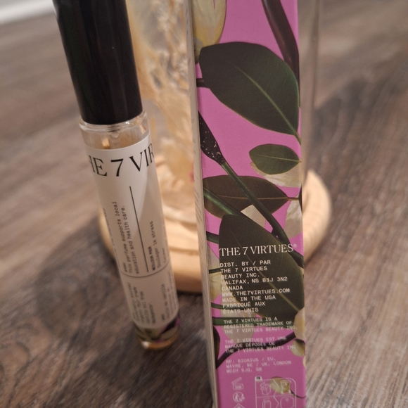 The 7 Virtues Vanilla Woods Travel Spray - Picture 4 of 4
